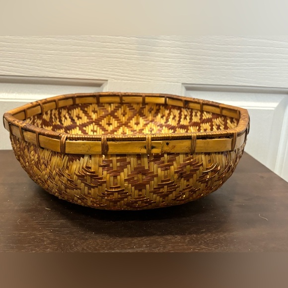 Vintage Hexagon Shaped Bamboo Fruits and Vegetables Catch-All Basket - Picture 10 of 14